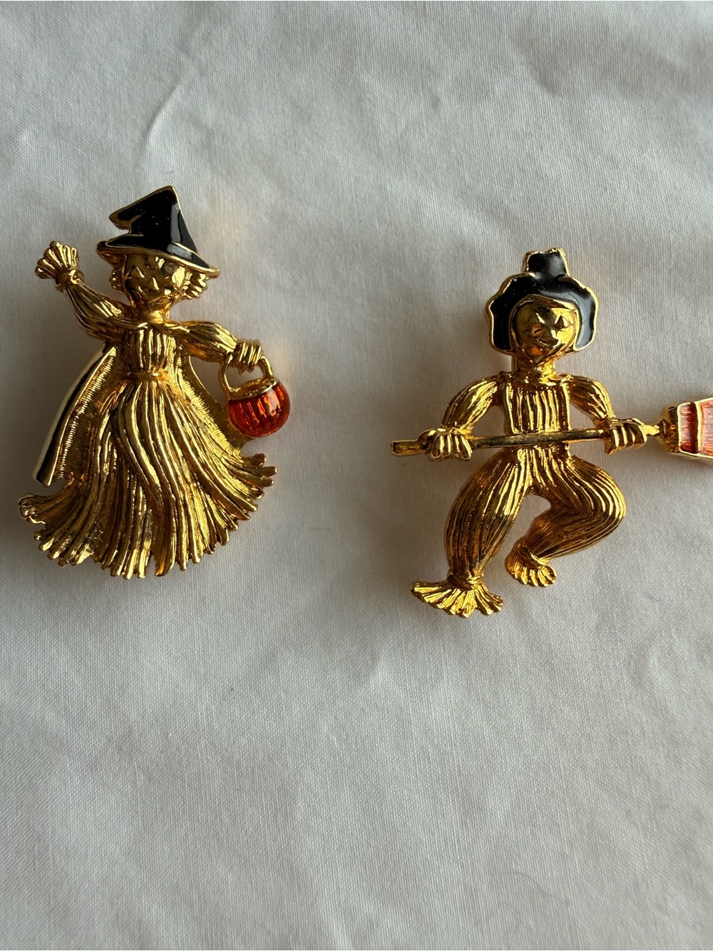 Vntg Gold-tone Halloween Scarecrow & Witch Brooch Set